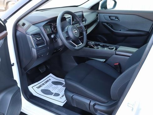 Used 2023 Nissan Rogue S image 10