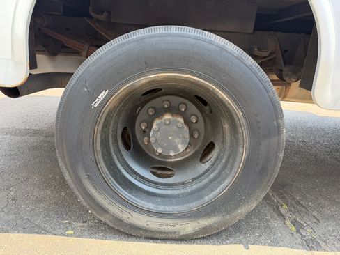 Used 2011 Ford F450 XL RWD image 14