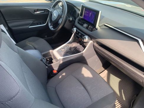 Used 2025 Toyota RAV4 XLE AWD/4WD image 18