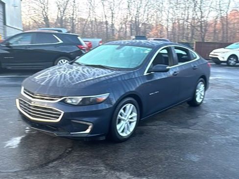 Used 2018 Chevrolet Malibu LT image 2