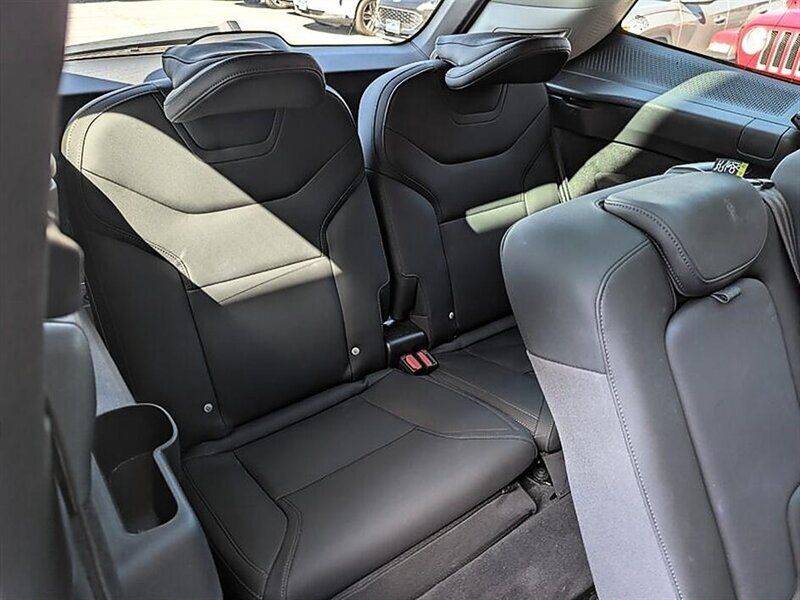 Used 2025 Volvo EX90 Ultra AWD/4WD image 31