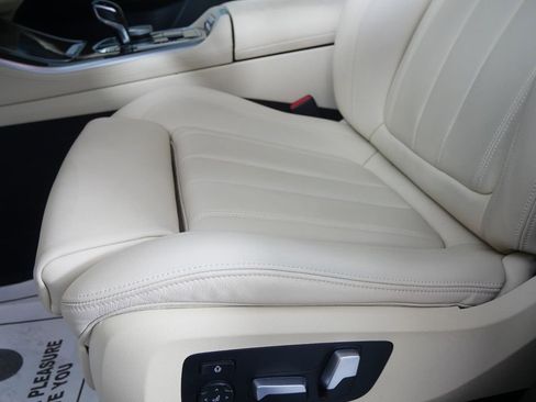 Used 2022 BMW X5 sDrive40i w/ Premium Package RWD image 9