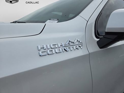 Used 2025 Chevrolet Tahoe High Country AWD/4WD image 41