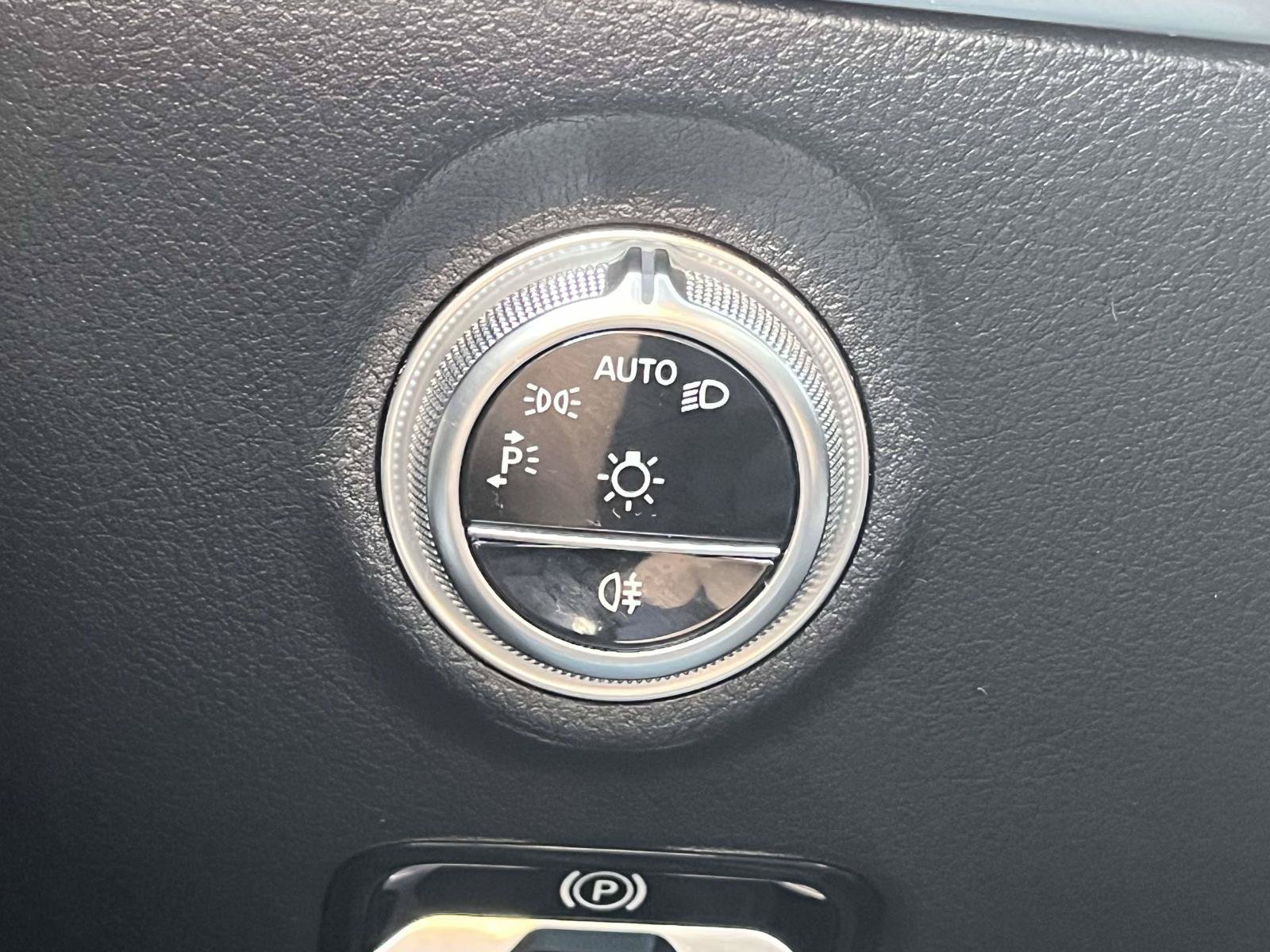 Certified 2024 Mercedes-Benz C 300 Sedan image 40