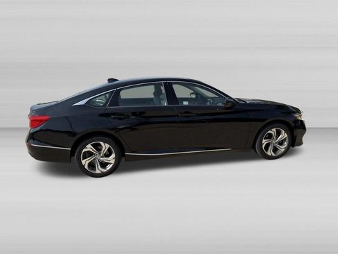 Used 2018 Honda Accord EX image 4