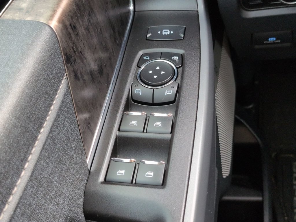 Used 2024 Ford F350 Lariat w/ Lariat Ultimate Package AWD/4WD image 25
