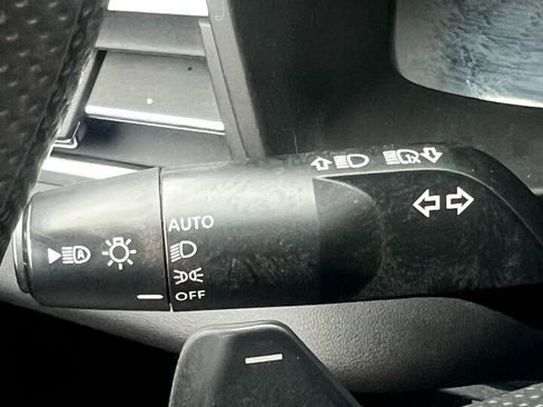 Used 2022 Mitsubishi Outlander ES image 25