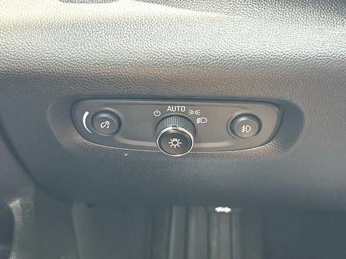 Used 2021 Chevrolet Traverse RS AWD/4WD image 37