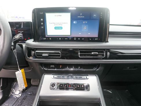 New 2026 Lincoln Aviator AWD image 14