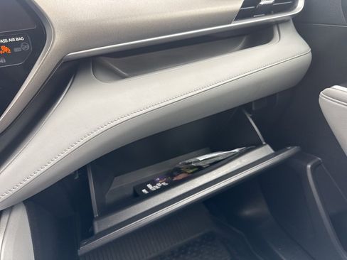 Used 2024 Toyota Highlander XLE image 25