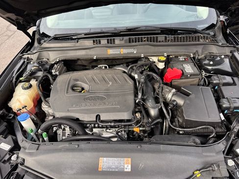 Used 2017 Ford Fusion SE w/ Fusion SE Technology Package image 22