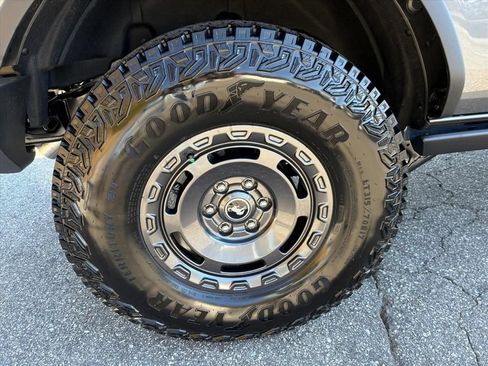 New 2025 Ford Bronco Badlands image 24