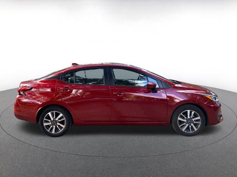 Used 2025 Nissan Versa SV image 8