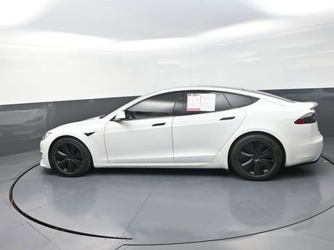 Used 2022 Tesla Model S image 3