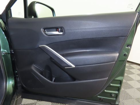 Used 2024 Toyota Corolla Cross XLE image 28