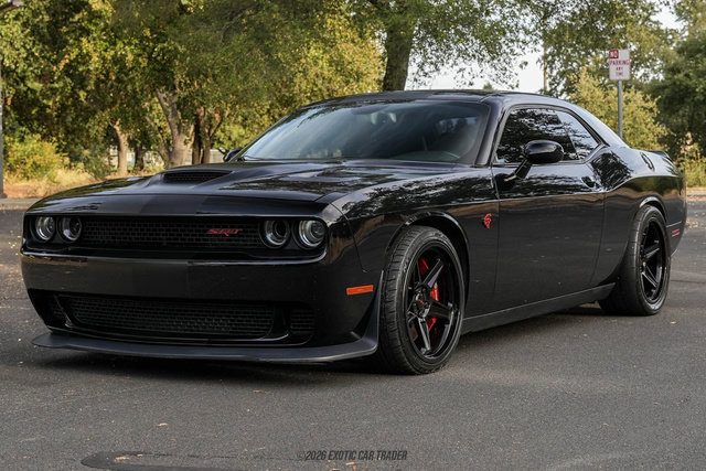 Used 2016 Dodge Challenger SRT Hellcat RWD image 14