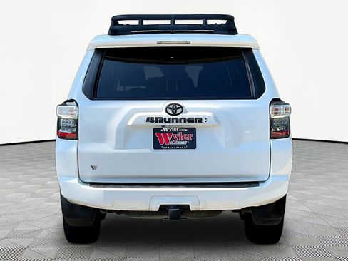 Used 2022 Toyota 4Runner SR5 Premium w/ Moonroof Package AWD/4WD image 5