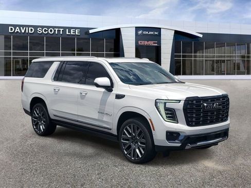Used 2025 GMC Yukon XL Denali Ultimate AWD/4WD image 1