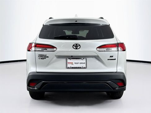 Used 2023 Toyota Corolla Cross AWD Hybrid image 11