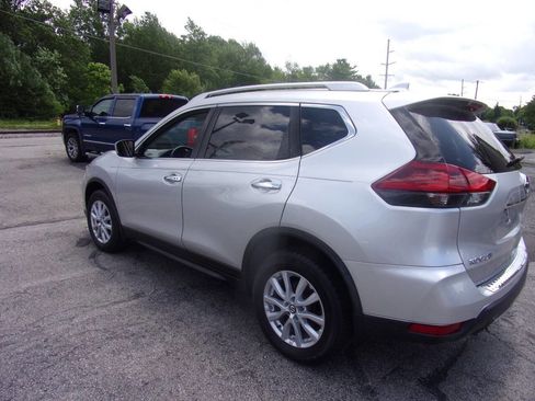 Used 2018 Nissan Rogue SV image 7