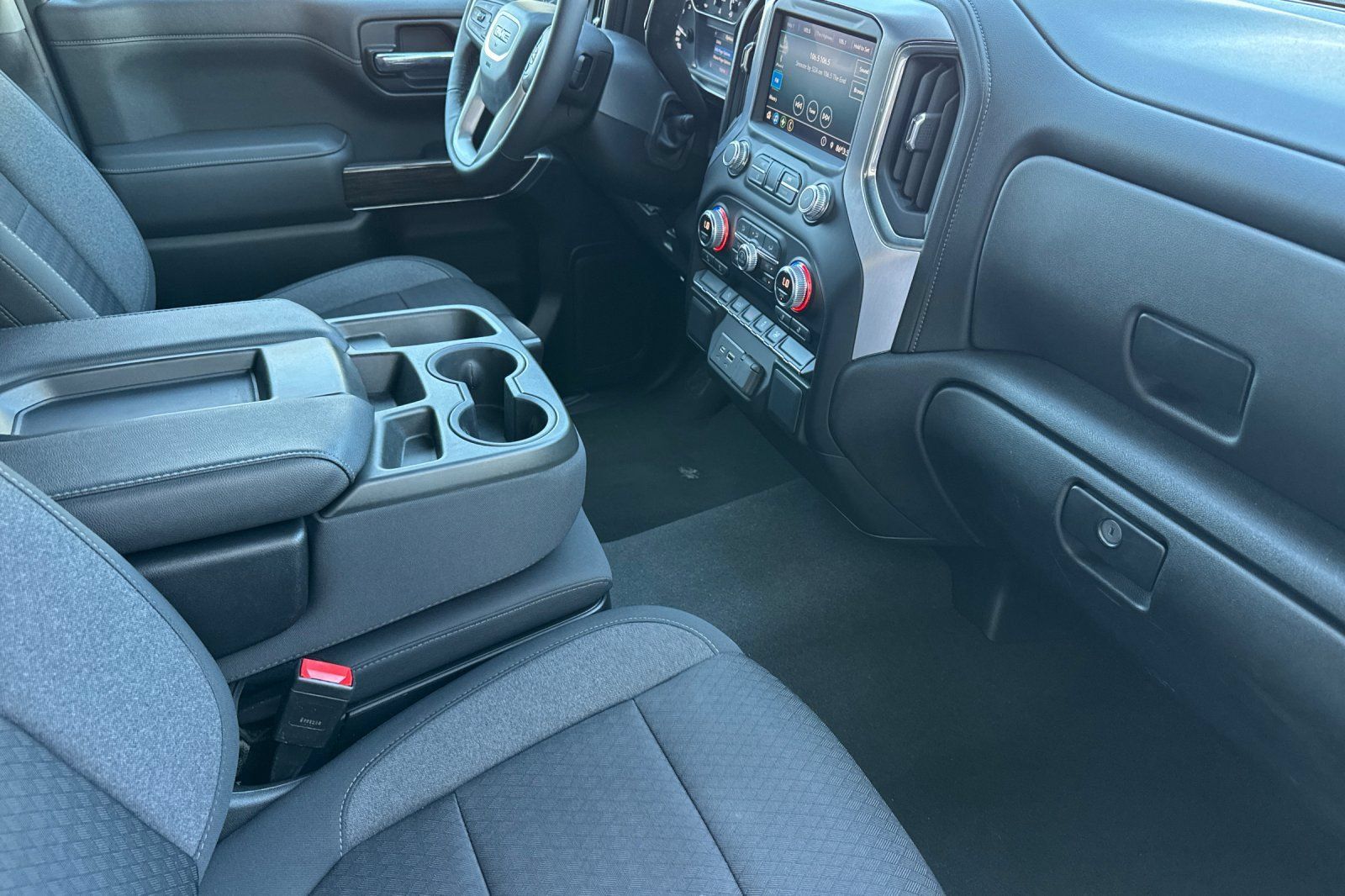Used 2022 GMC Sierra 1500 SLE RWD image 16