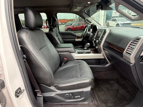 Used 2015 Ford F150 Lariat w/ Equipment Group 502A Luxury AWD/4WD image 19