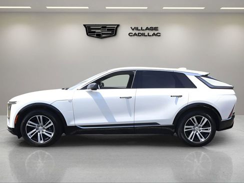 Certified 2024 Cadillac Lyriq Tech RWD image 2