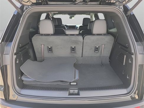 Used 2024 GMC Acadia Elevation image 11