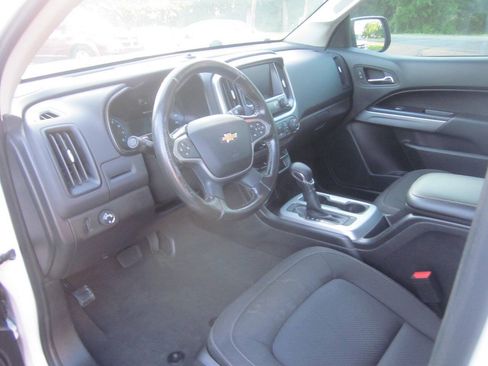 Used 2022 Chevrolet Colorado LT RWD image 9