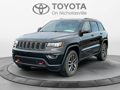 Used 2017 Jeep Grand Cherokee Trailhawk AWD/4WD image 1