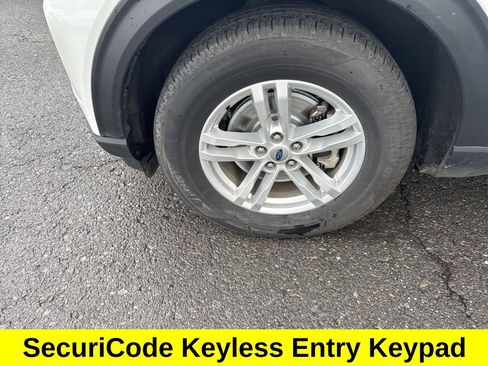 Used 2022 Ford Explorer XLT w/ Equipment Group 202A image 10