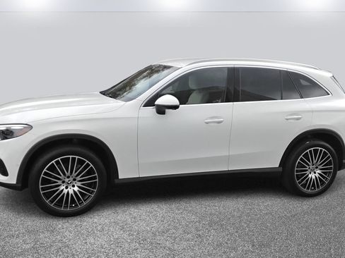 Used 2025 Mercedes-Benz GLC 300 GLC 300 image 3