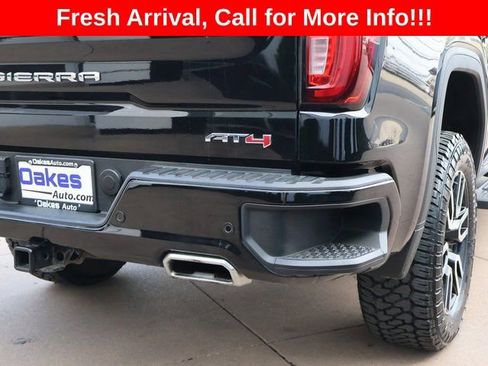 Used 2023 GMC Sierra 1500 AT4 w/ Technology Package AWD/4WD image 15