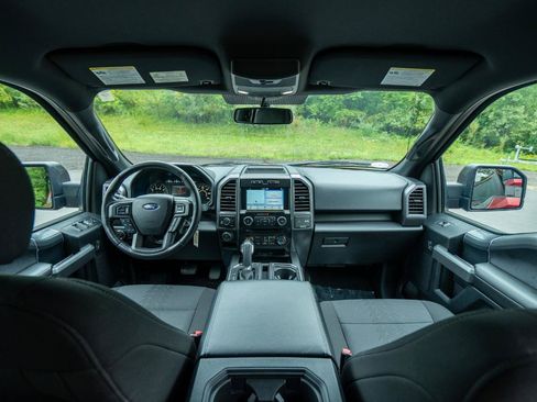 Used 2018 Ford F150 XLT w/ Equipment Group 302A Luxury AWD/4WD image 14