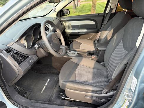 Used 2009 Chrysler Sebring LX image 9