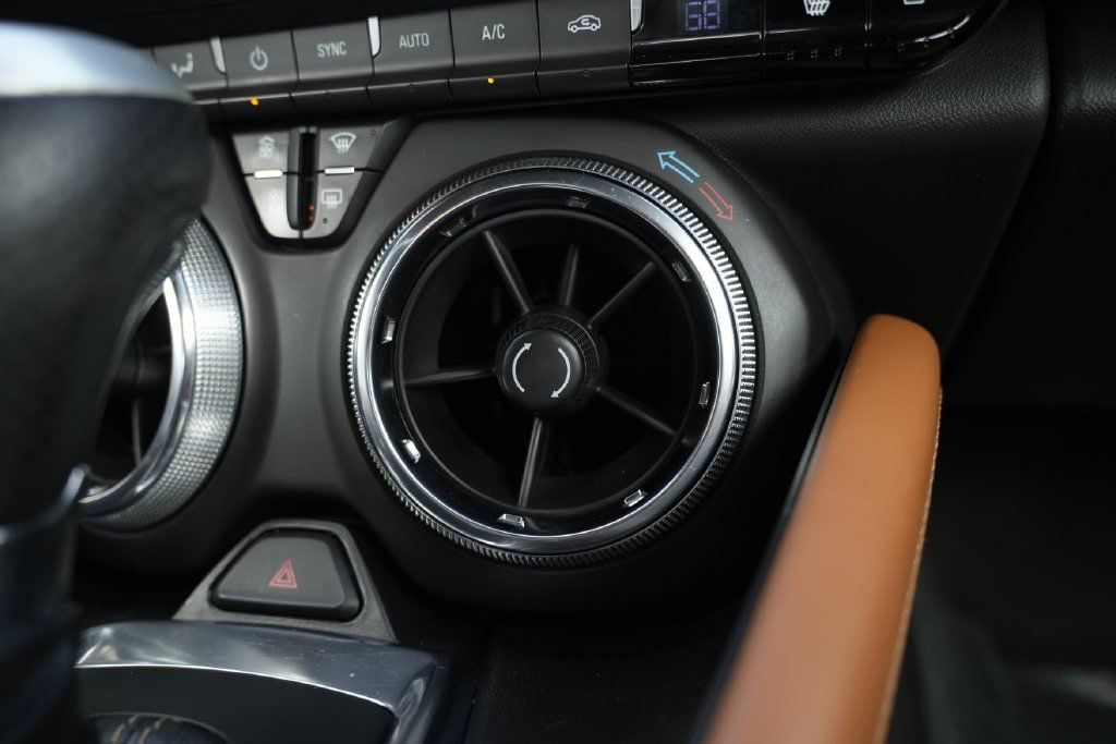Used 2018 Chevrolet Camaro SS RWD image 61