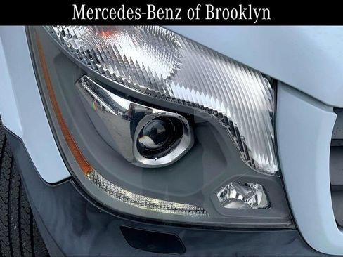 Used 2016 Mercedes-Benz Sprinter 2500 image 25