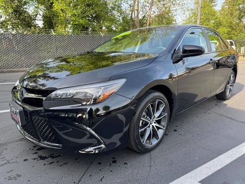 Used 2015 Toyota Camry XSE w/ Advanced Technology Package FWD image 1