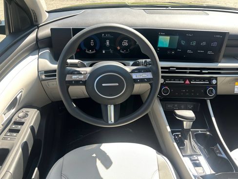 New 2026 Hyundai Tucson SEL Plus AWD/4WD image 16