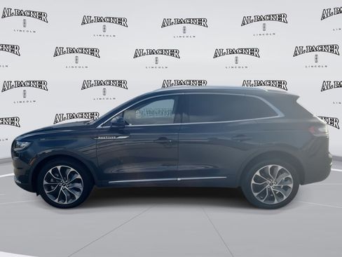 Used 2022 Lincoln Nautilus Reserve image 2