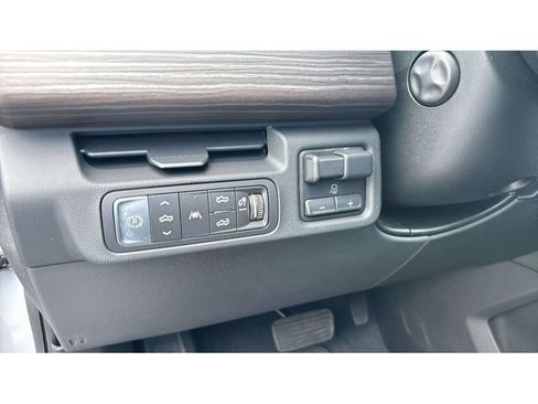 Used 2025 GMC Sierra EV Denali AWD/4WD image 31
