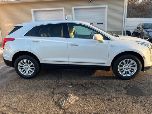 Used 2019 Cadillac XT5 AWD image 2
