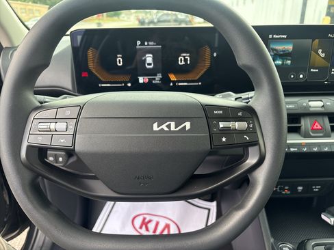 Used 2025 Kia K4 FWD image 9