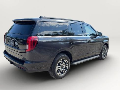 Used 2025 Ford Expedition Active AWD/4WD image 6