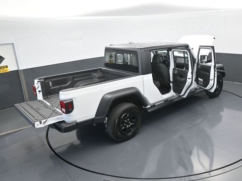 Used 2025 Jeep Gladiator Sport image 64