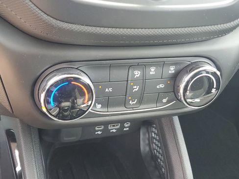 Used 2023 Chevrolet TrailBlazer LT FWD image 22