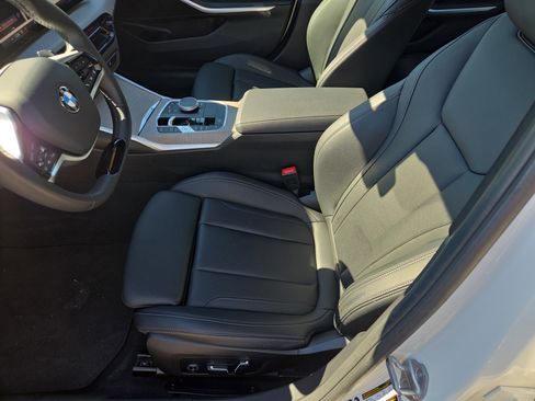 Used 2025 BMW 330i xDrive Sedan image 5