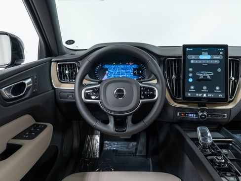 New 2026 Volvo XC60 B5 Core w/ Climate Package AWD/4WD image 17