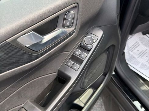 New 2025 Ford Escape ST-Line w/ Cold Weather Package FWD image 27