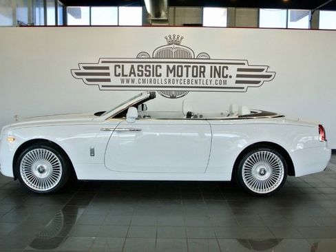 Used 2019 Rolls-Royce Dawn image 2